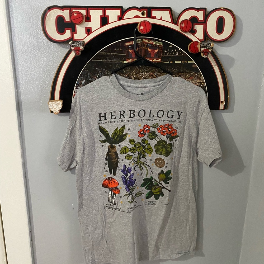 Harry Potter t shirt size medium